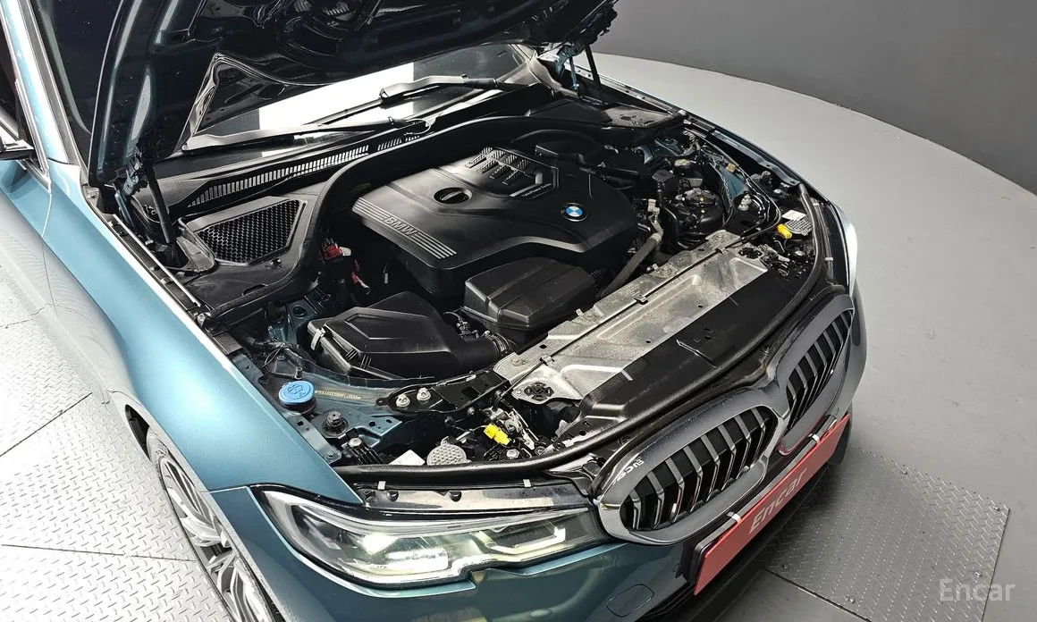 Photo 6 - BMW 3 Series