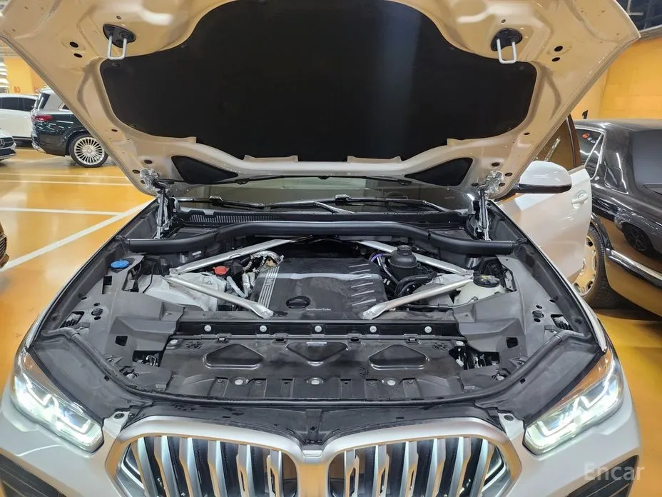 Фото 18 - BMW X6