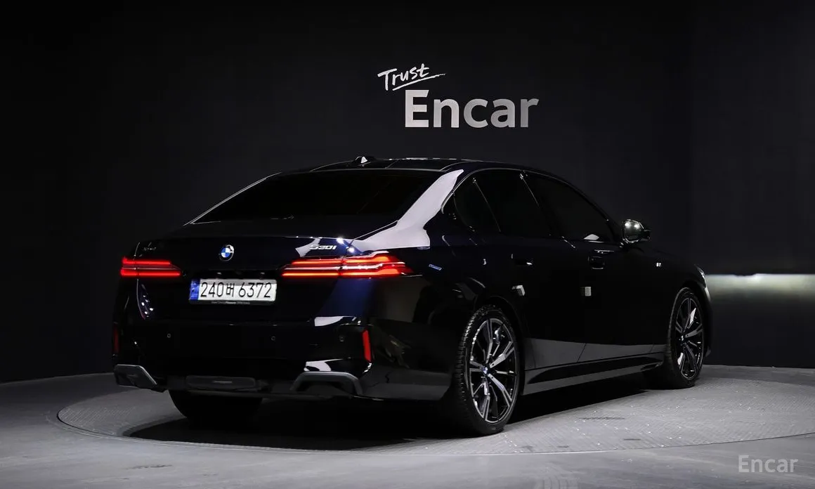 Фото 2 - BMW 5 Series