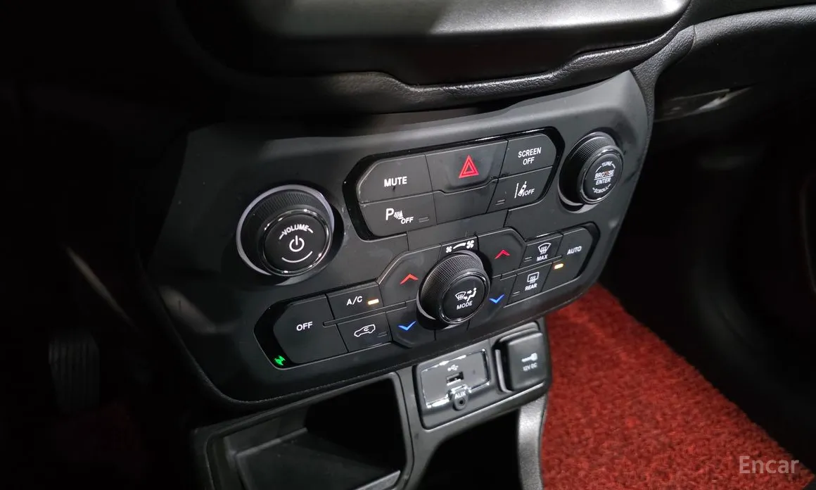 Фото 18 - Jeep Renegade