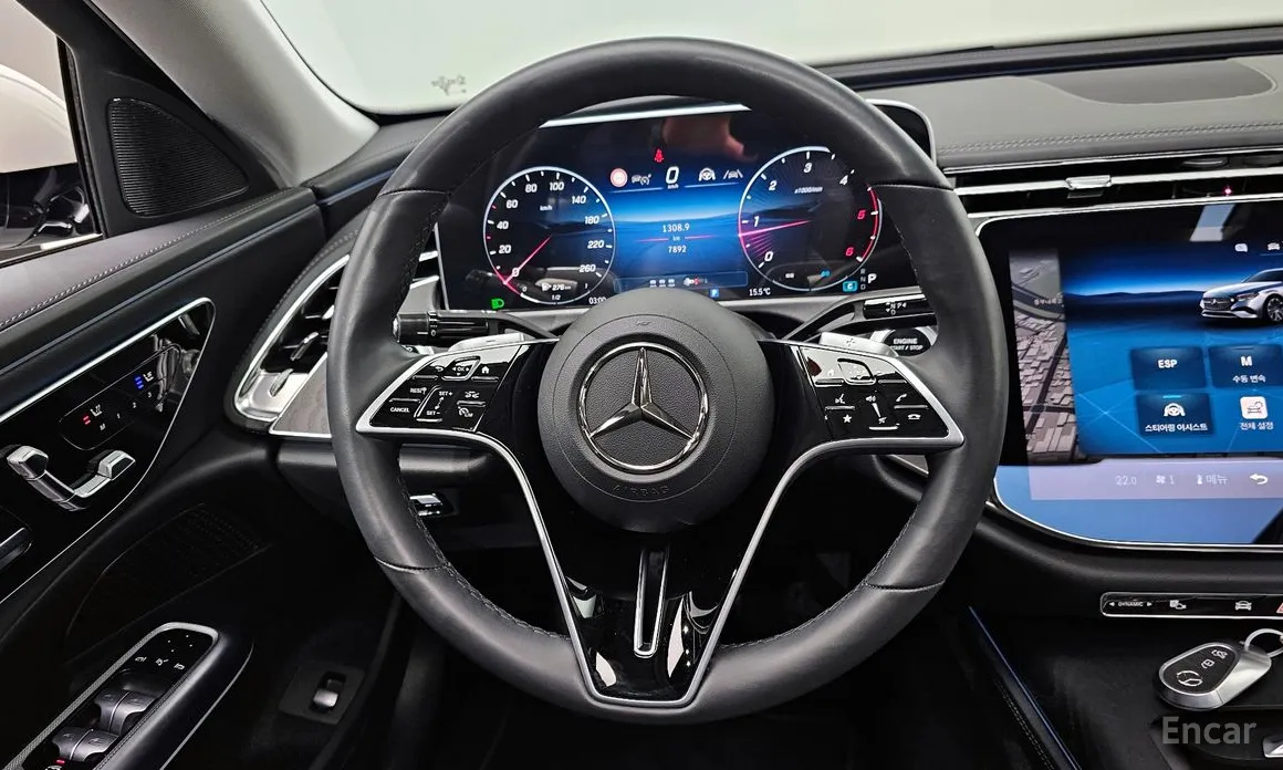 Фото 13 - Mercedes-Benz E-Class