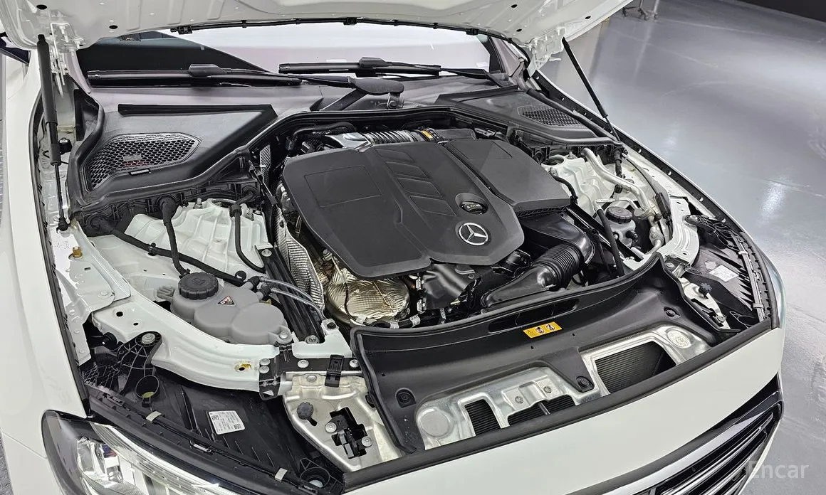 Фото 6 - Mercedes-Benz E-Class