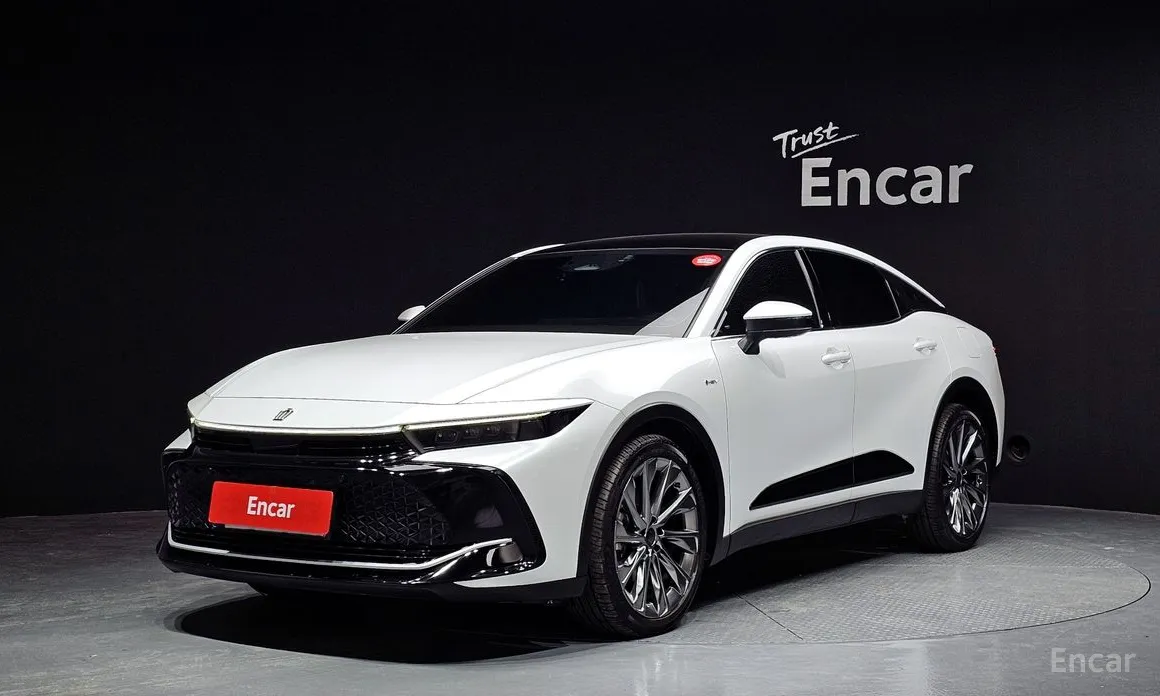 Фото 1 - Toyota Crown