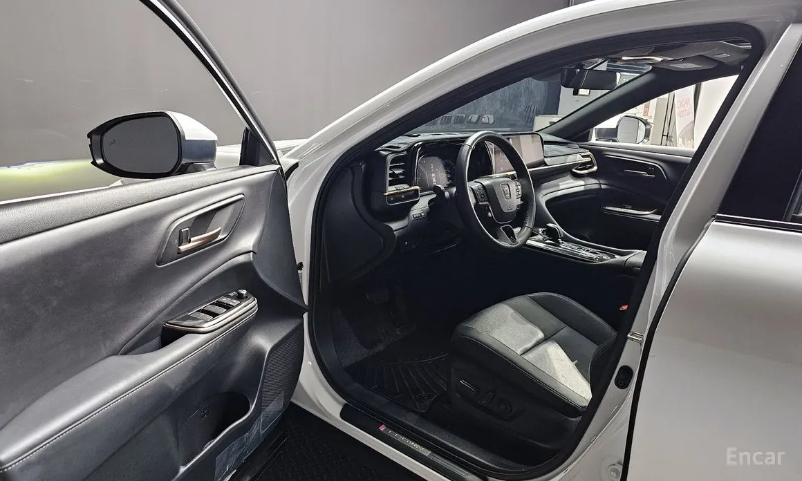 Фото 10 - Toyota Crown