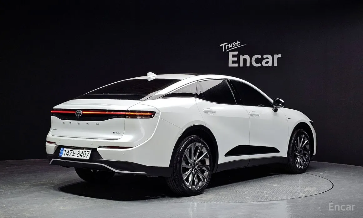 Фото 2 - Toyota Crown