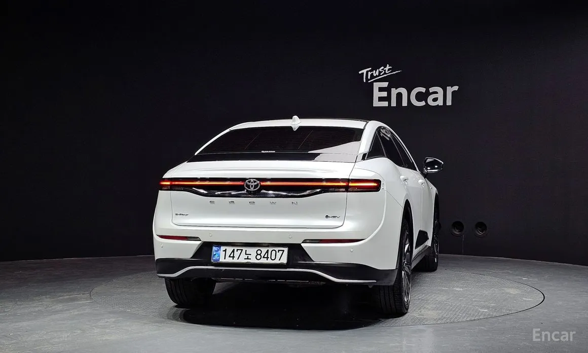 Фото 4 - Toyota Crown