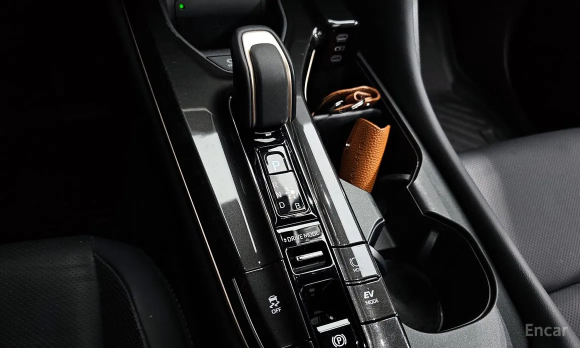 Фото 9 - Toyota Crown