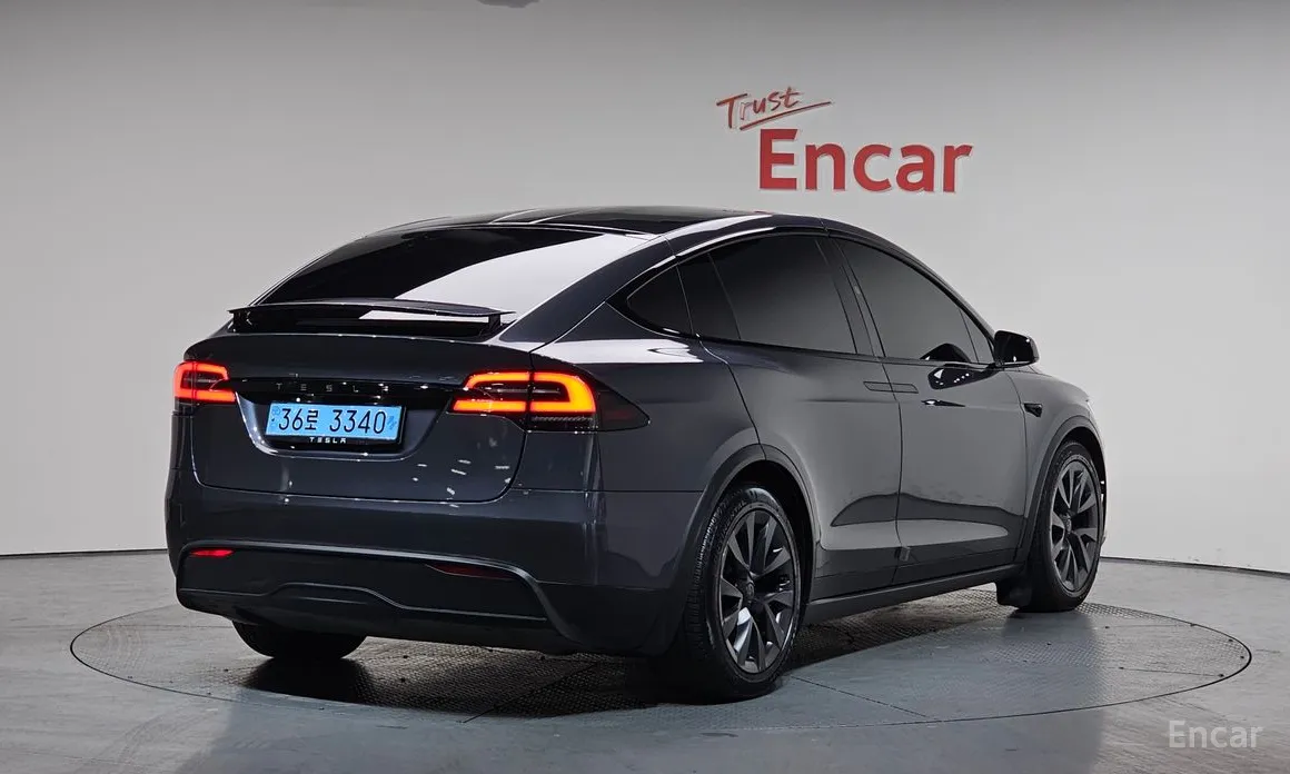 Фото 2 - Tesla Model X