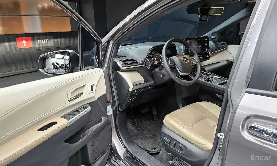 Фото 11 - Toyota Sienna