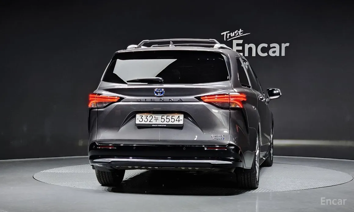 Фото 4 - Toyota Sienna