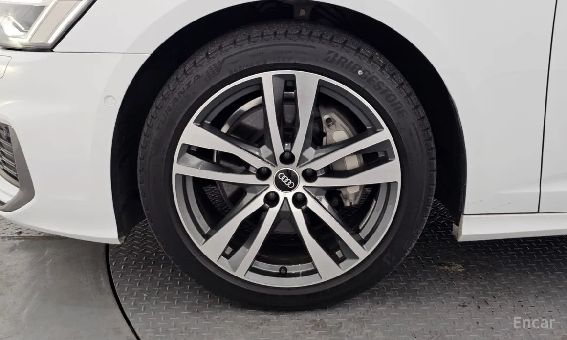 Фото 5 - Audi A6