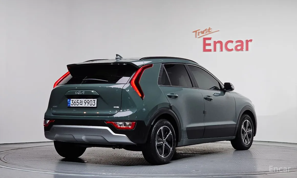 Фото 2 - Kia Niro