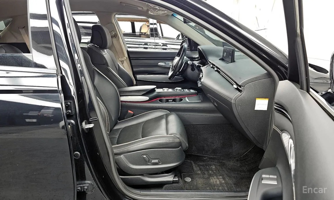 Фото 11 - Genesis GV70