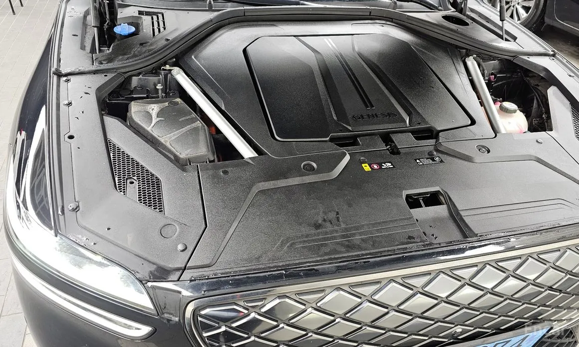 Фото 6 - Genesis GV70