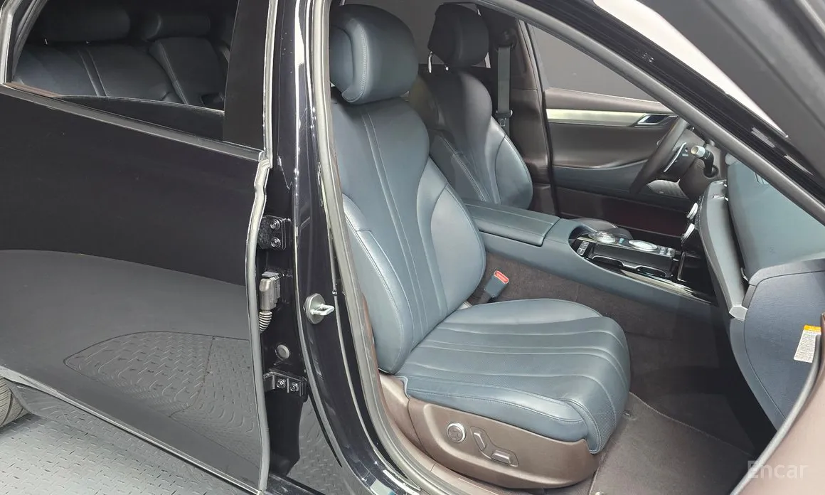 Фото 12 - Genesis G80