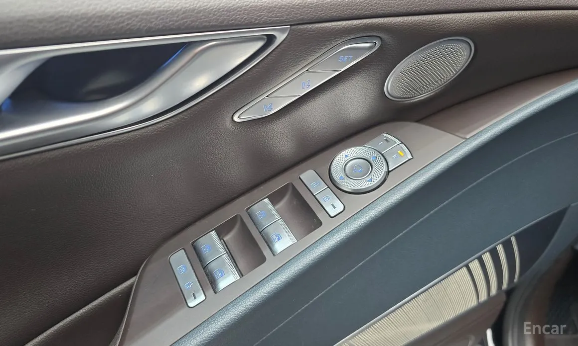 Фото 14 - Genesis G80