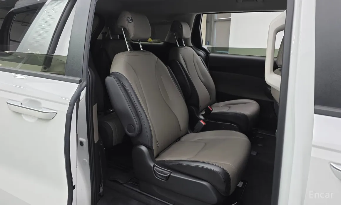 Фото 12 - Kia Carnival