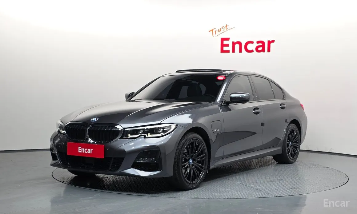 Photo 1 - BMW 3 Series