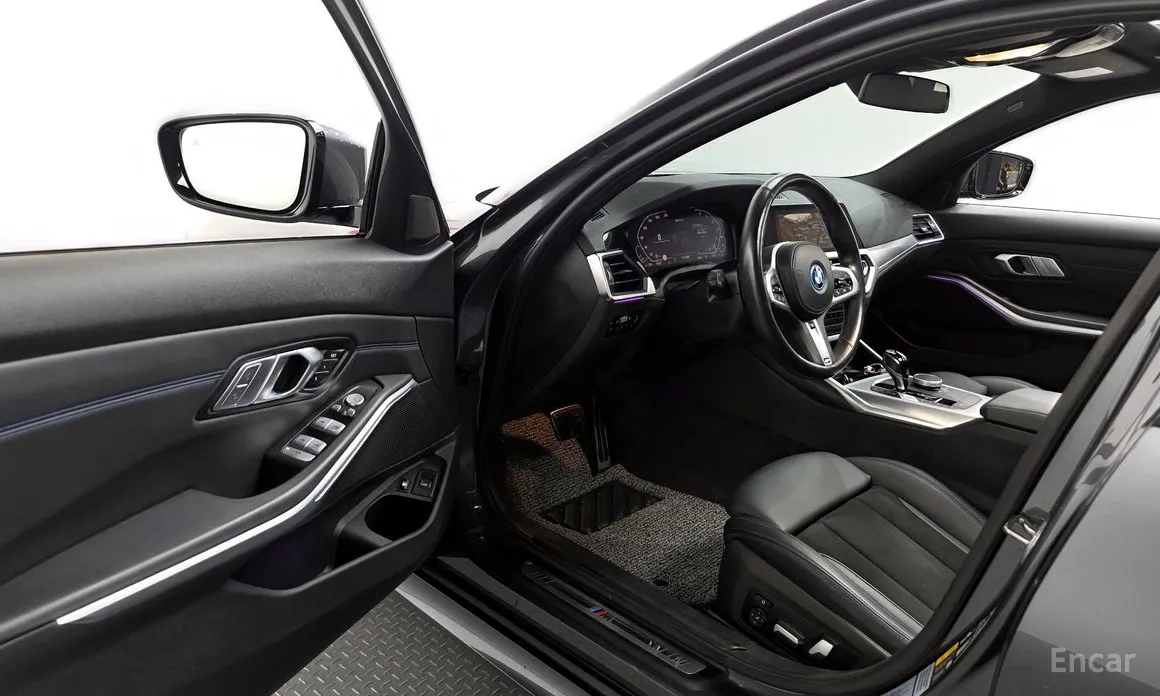 Photo 10 - BMW 3 Series