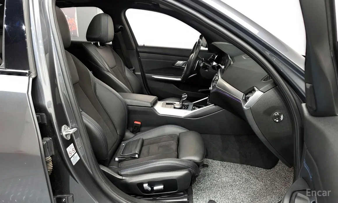 Photo 11 - BMW 3 Series