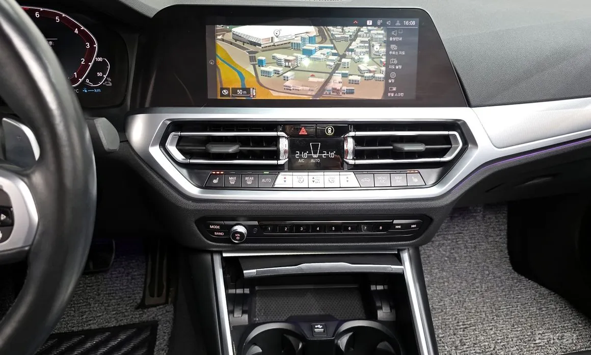 Photo 14 - BMW 3 Series