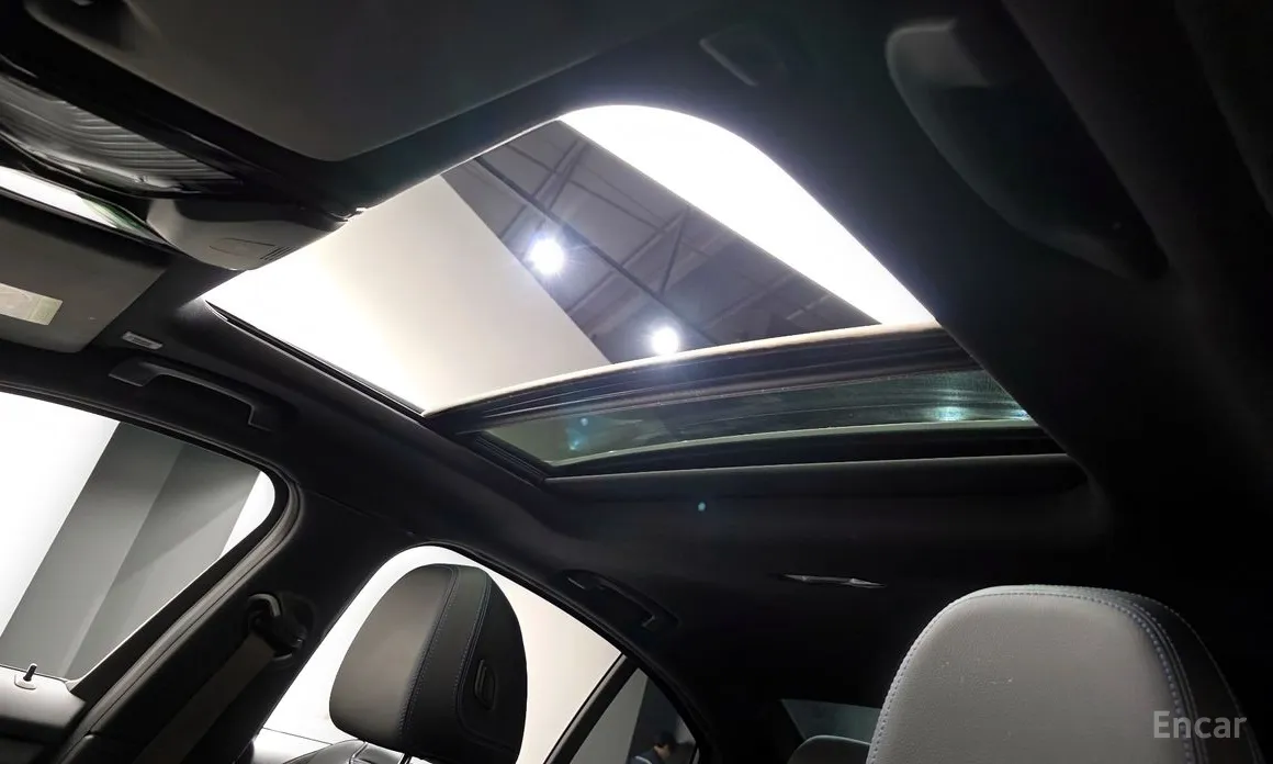 Photo 17 - BMW 3 Series