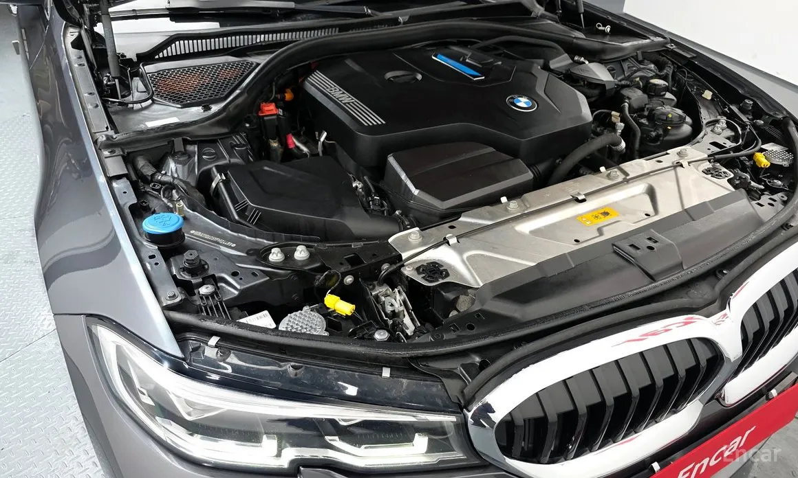 Photo 6 - BMW 3 Series