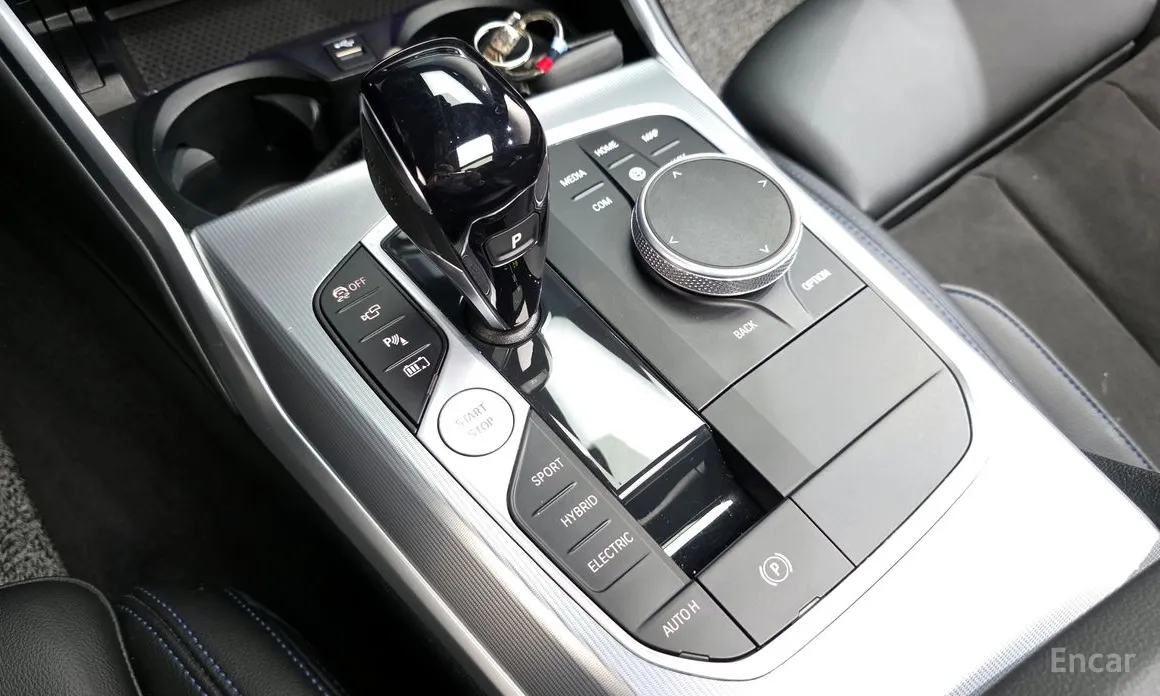 Photo 9 - BMW 3 Series