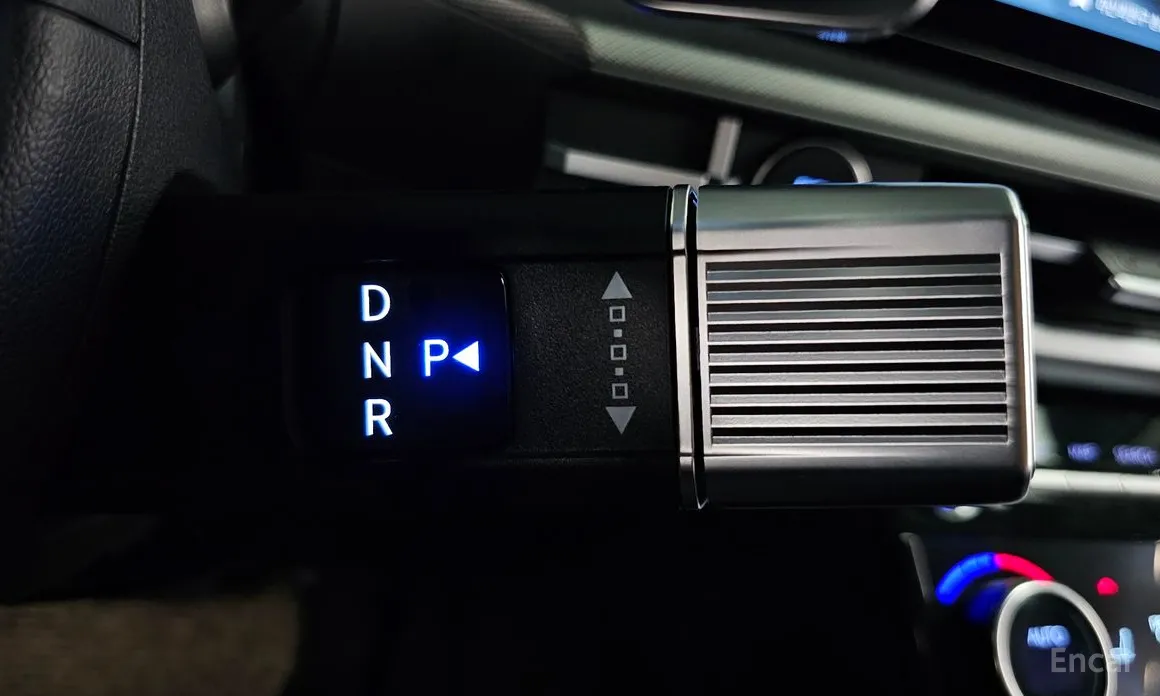 Фото 9 - Hyundai Santa Fe