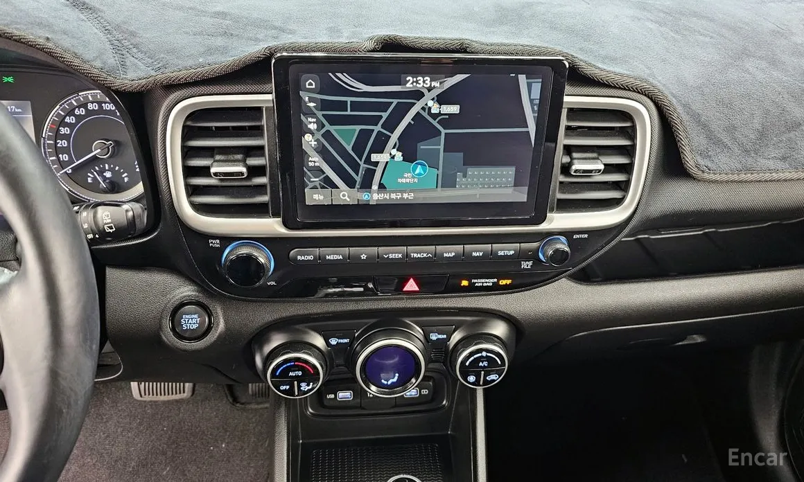 Фото 14 - Hyundai Venue