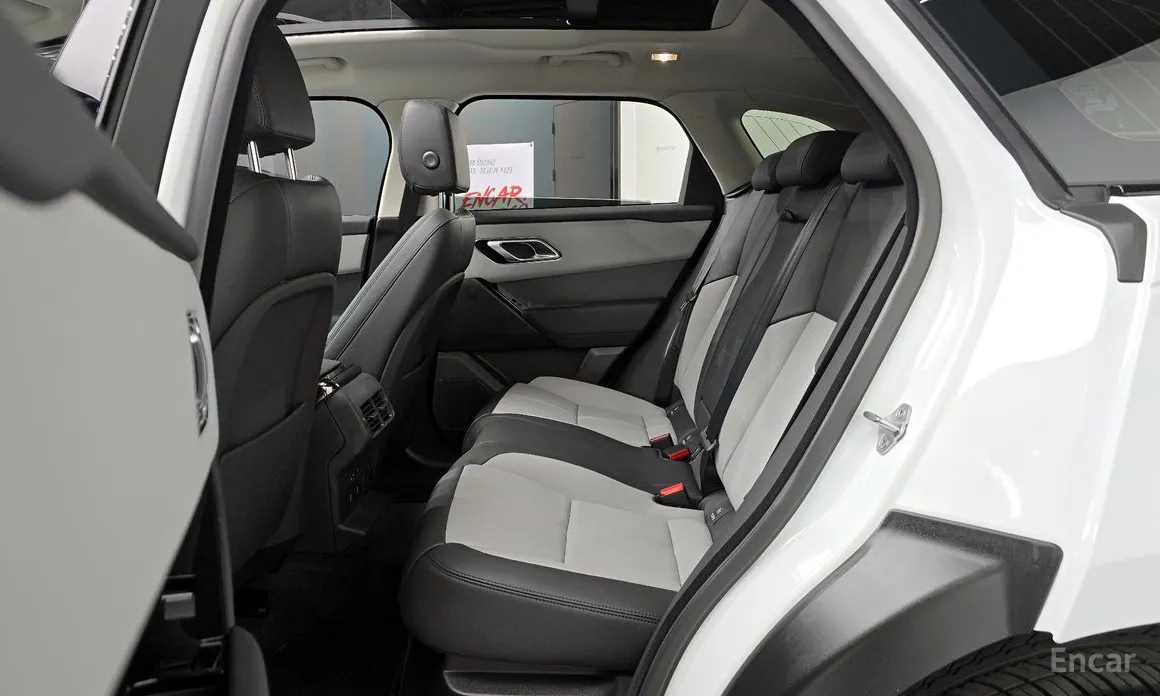 Фото 12 - Land Rover Range Rover Velar