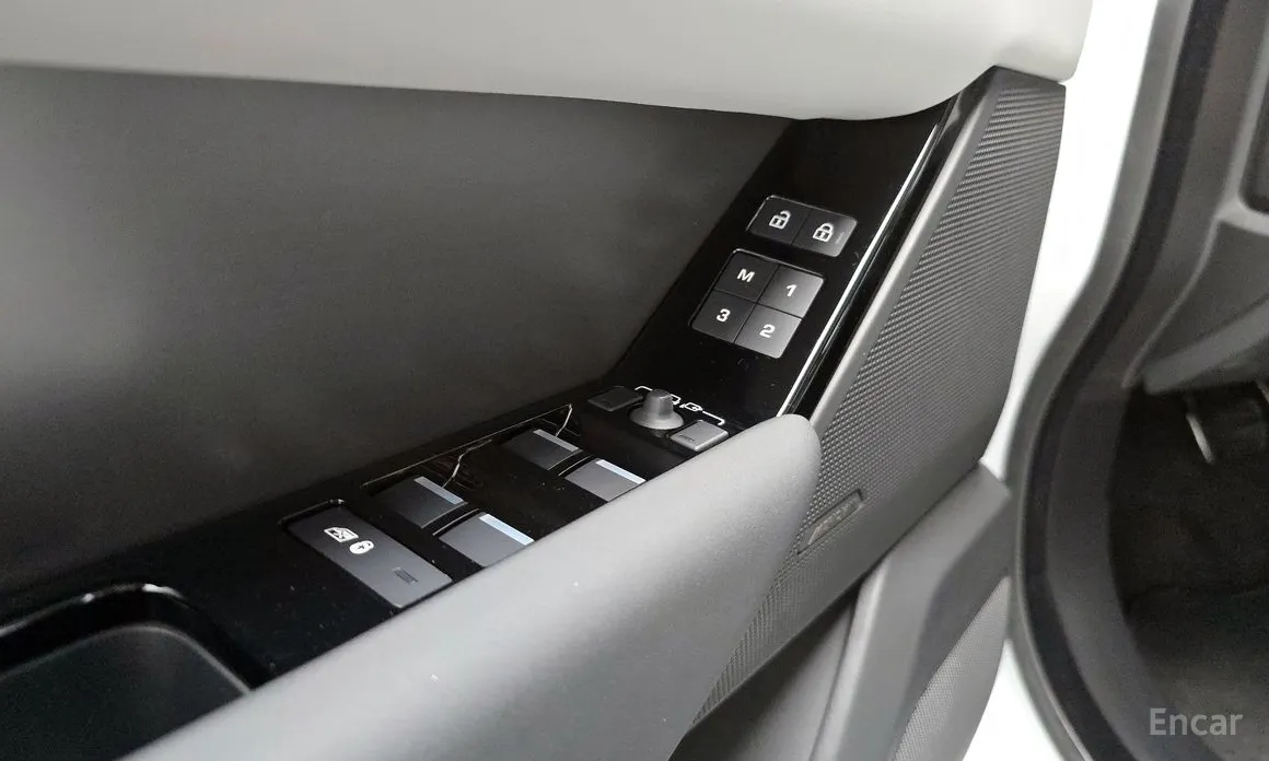 Фото 18 - Land Rover Range Rover Velar