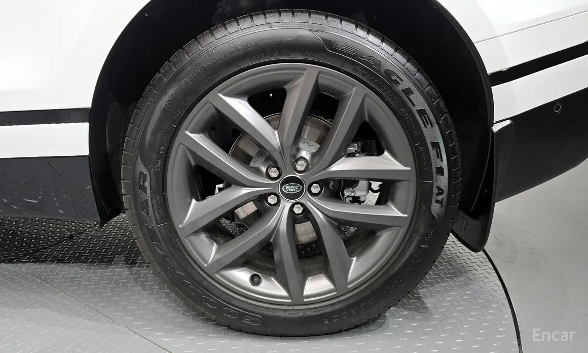 Фото 5 - Land Rover Range Rover Velar