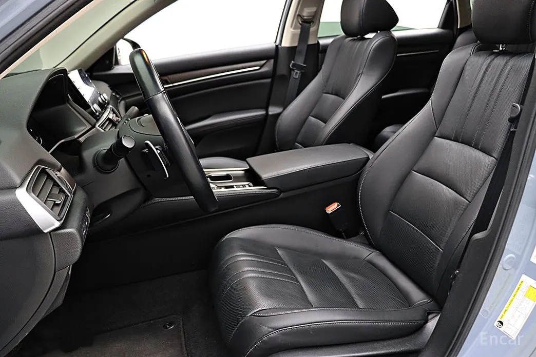 Фото 10 - Honda Accord