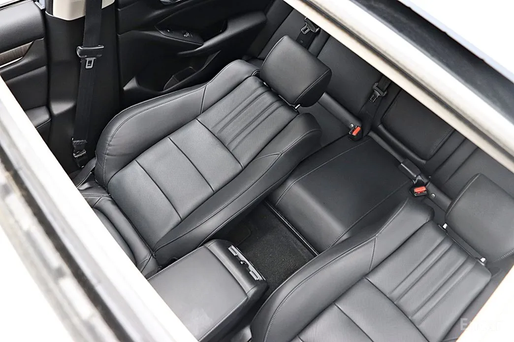 Фото 14 - Honda Accord