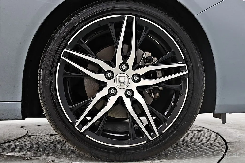 Фото 5 - Honda Accord