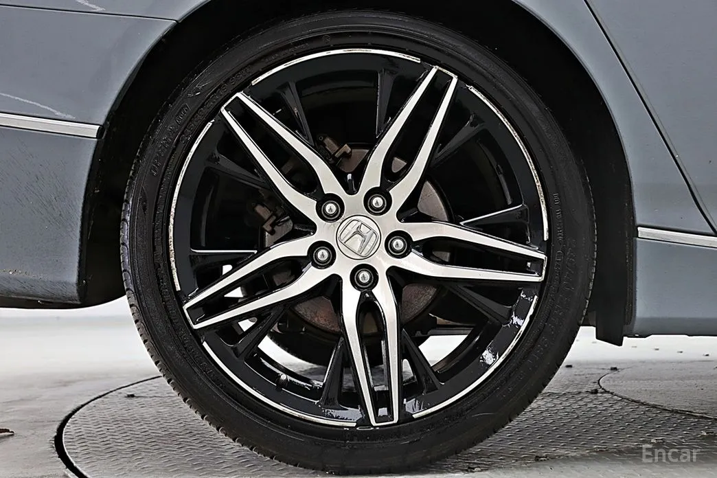 Фото 6 - Honda Accord