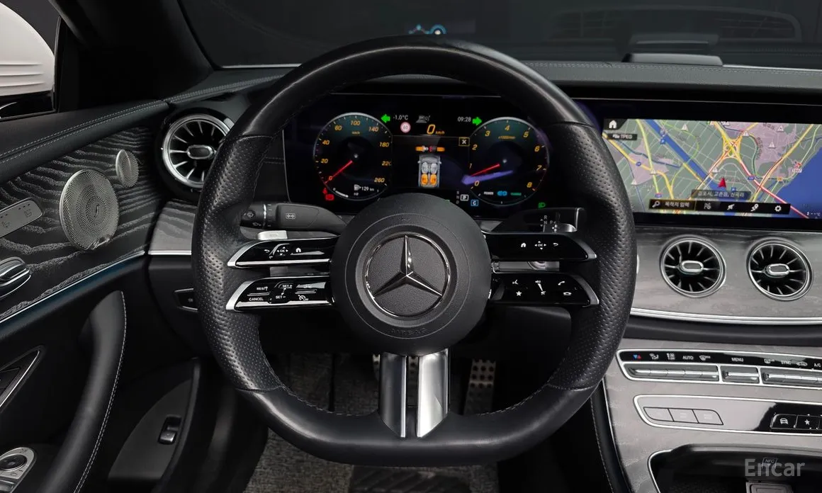 Фото 13 - Mercedes-Benz E-Class