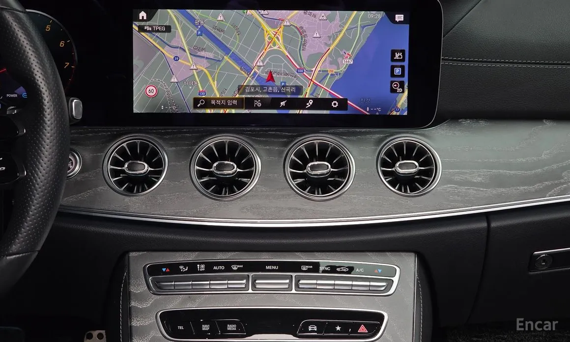 Фото 14 - Mercedes-Benz E-Class