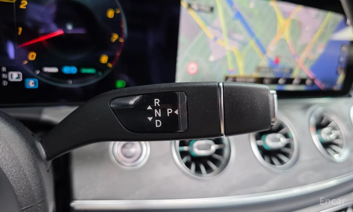 Фото 9 - Mercedes-Benz E-Class