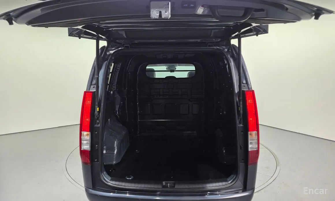 Фото 20 - Hyundai Staria