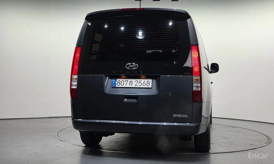 Фото 4 - Hyundai Staria