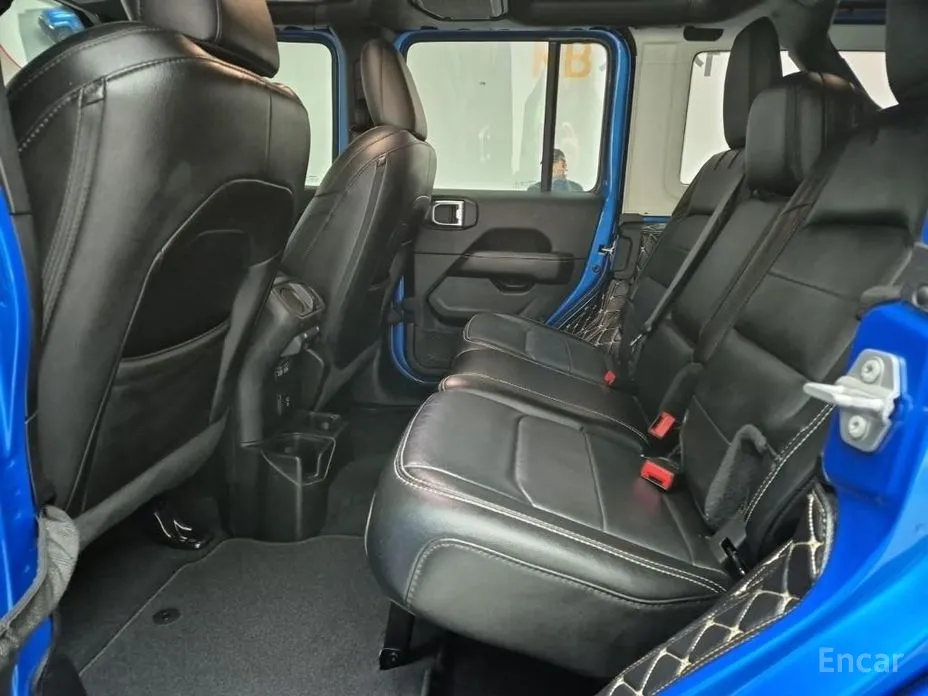 Фото 16 - Jeep Wrangler