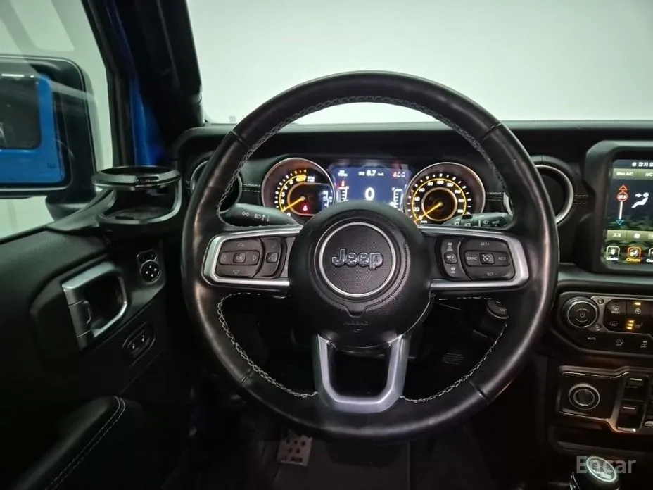 Фото 6 - Jeep Wrangler