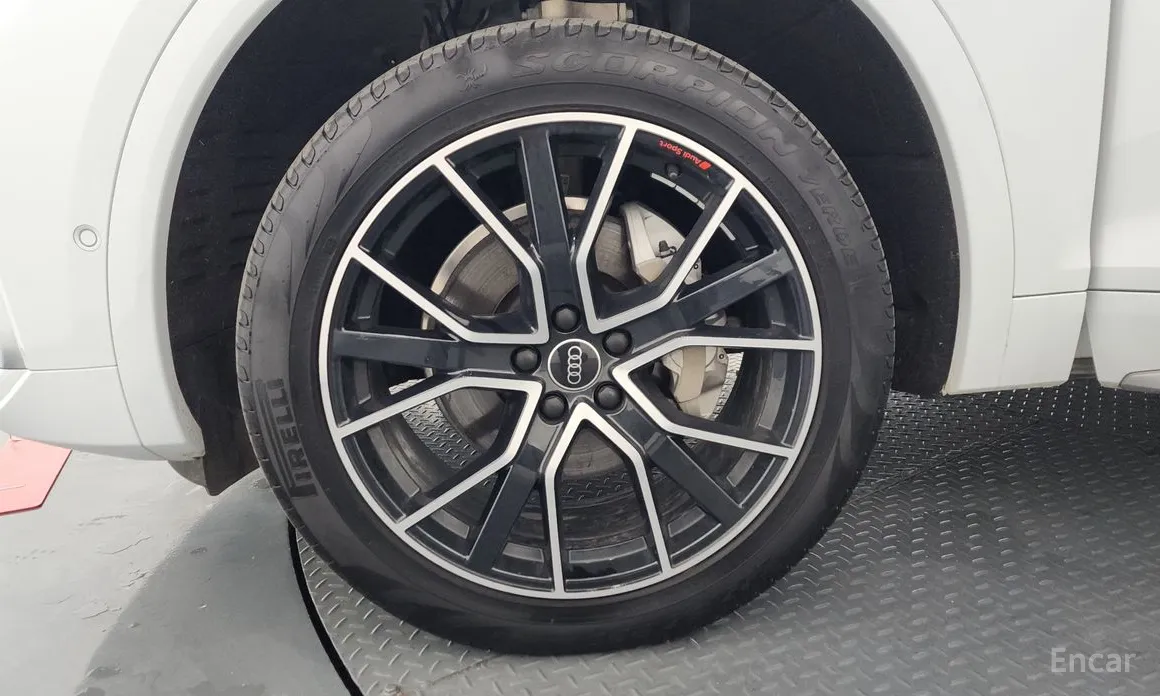 Фото 5 - Audi Q5