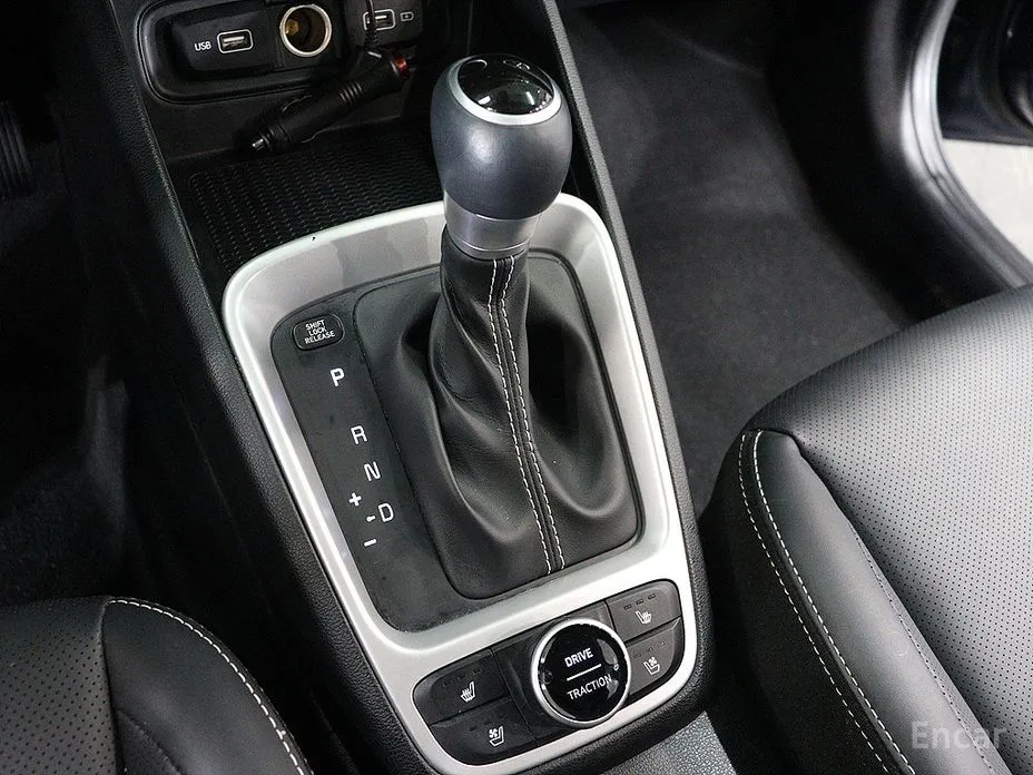 Фото 9 - Hyundai Venue