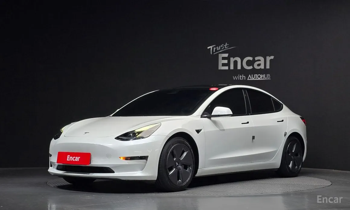 Фото 1 - Tesla Model 3