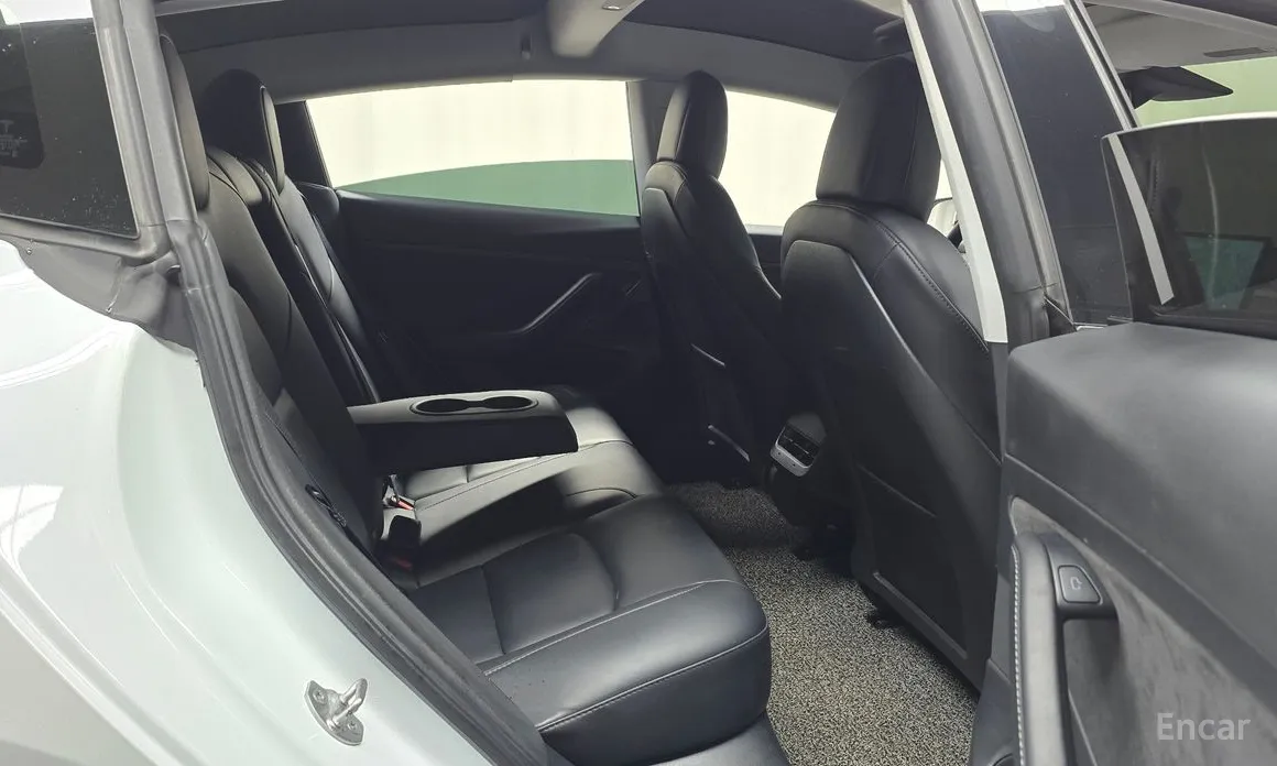 Фото 12 - Tesla Model 3