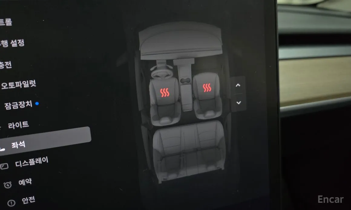 Фото 15 - Tesla Model 3