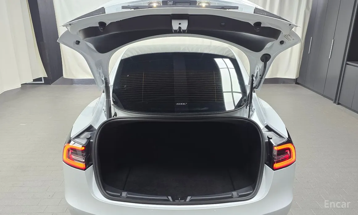 Фото 20 - Tesla Model 3